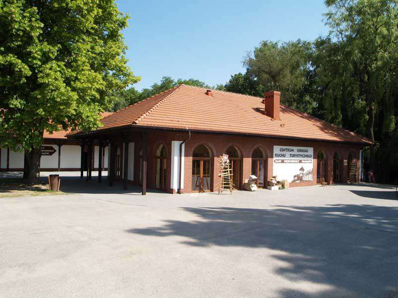Centrum Obsługi Ruchu Turystycznego w Biskupinie